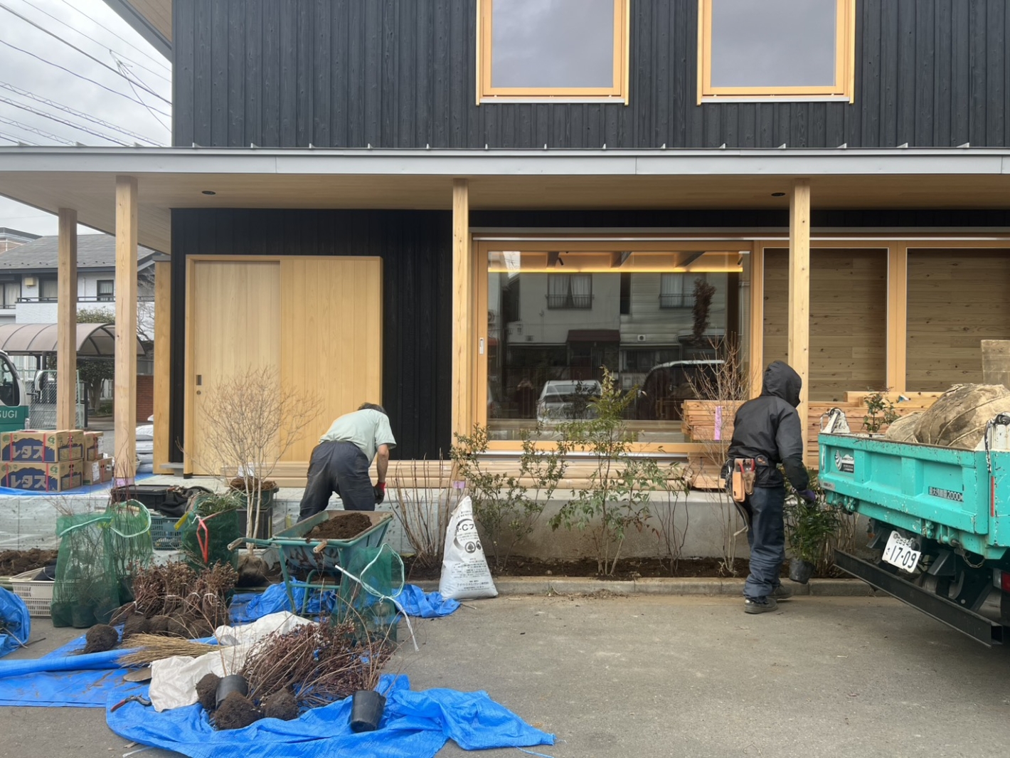 【新社屋PJ】完成間近！植栽工事が行われました